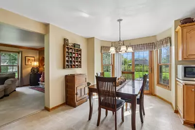 652  Fairway Cir, Jefferson, WI 53549 - Photo 12