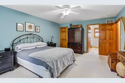 652  Fairway Cir, Jefferson, WI 53549 - Photo 32