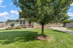 314 Sunset Dr, Pewaukee, WI 53072 - Photo 32
