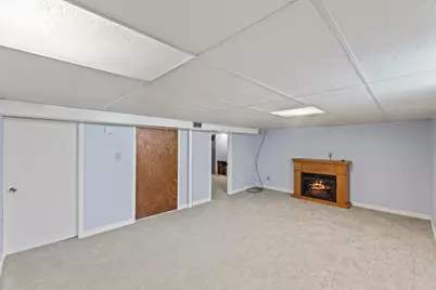 314  Sunset Dr, Pewaukee, WI 53072 - Photo 14