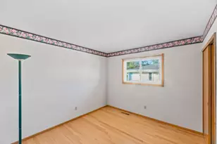 314 Sunset Dr, Pewaukee, WI 53072 - Photo 14