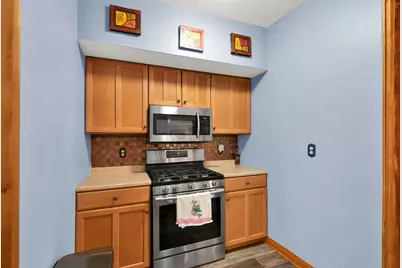 1574 S 77 St, West Allis, WI 53214 - Photo 6