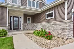 2009 Paris Ln, Cottage Grove, WI 53527 - Photo 4