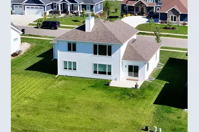 2009  Paris Ln, Cottage Grove, WI 53527 - Photo 2