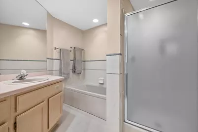 333  Lake Ave #807, Racine, WI 53403 - Photo 14