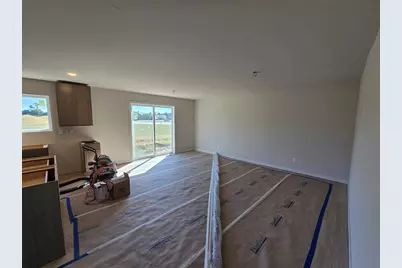 548  Harvest Ln, Hartford, WI 53027 - Photo 6