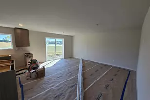 548 Harvest Ln, Hartford, WI 53027 - Photo 6