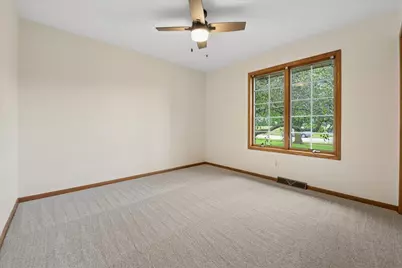 548  Winter Dr, Walworth, WI 53184 - Photo 18