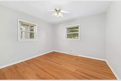 1827 N 117th St, Wauwatosa, WI 53226 - Photo 12