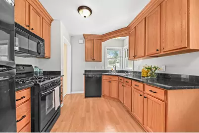 1827 N 117th St, Wauwatosa, WI 53226 - Photo 8