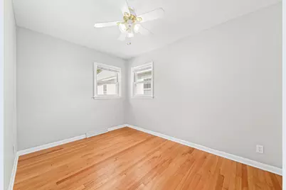 1827 N 117th St, Wauwatosa, WI 53226 - Photo 14