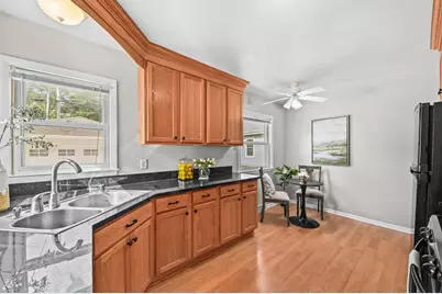 1827 N 117th St, Wauwatosa, WI 53226 - Photo 10
