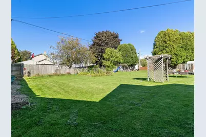 1814 S 9th St, Manitowoc, WI 54220 - Photo 6
