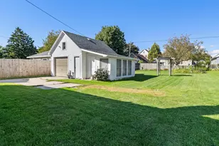 1814 S 9th St, Manitowoc, WI 54220 - Photo 4