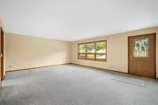 1405 Beverly Ln, West Bend, WI 53090 - Photo 4