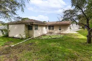 1927 Michigan Ave, Waukesha, WI 53188 - Photo 20