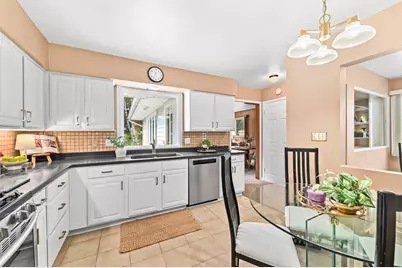 551 N 93rd St, Milwaukee, WI 53226 - Photo 8