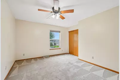 970 E Mackinac Ave, Oak Creek, WI 53154 - Photo 18