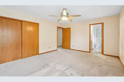 970 E Mackinac Ave, Oak Creek, WI 53154 - Photo 14
