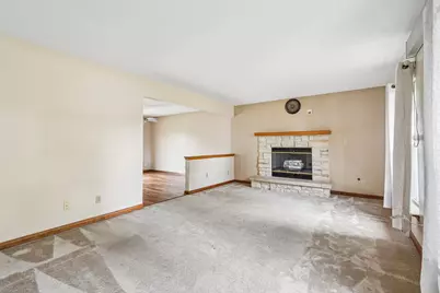 970 E Mackinac Ave, Oak Creek, WI 53154 - Photo 4