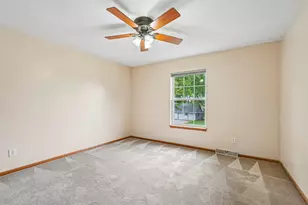 970 E Mackinac Ave, Oak Creek, WI 53154 - Photo 16