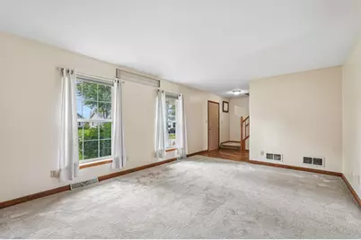 970 E Mackinac Ave, Oak Creek, WI 53154 - Photo 6