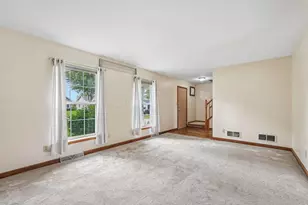 970 E Mackinac Ave, Oak Creek, WI 53154 - Photo 6