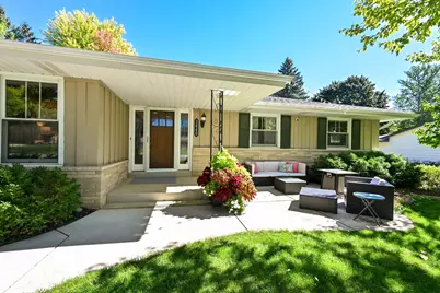 3640  Dominic Dr, Brookfield, WI 53045 - Photo 2