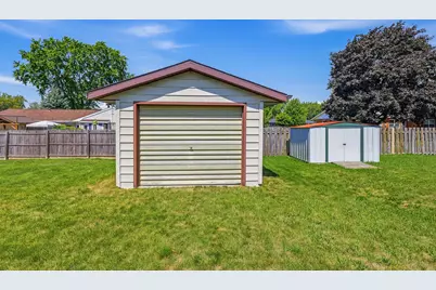 1706  Sunset Ln, New Holstein, WI 53061 - Photo 24