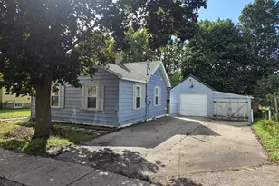 1122 Cleveland St, Beloit, WI 53511 - Photo 2