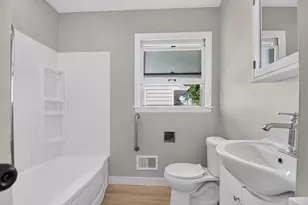 2039 Wustum Ave, Racine, WI 53404 - Photo 12