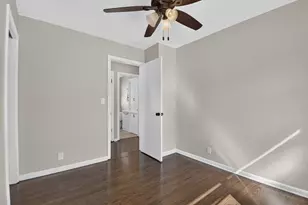 2039 Wustum Ave, Racine, WI 53404 - Photo 14