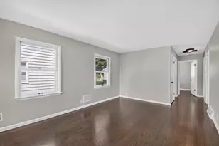 2039 Wustum Ave, Racine, WI 53404 - Photo 4