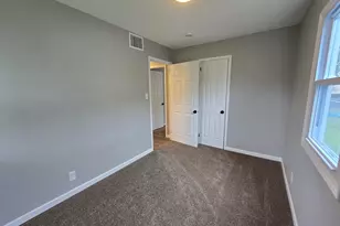 6167 N 35th St, Milwaukee, WI 53209 - Photo 10