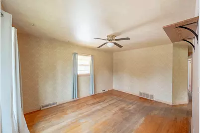 2019  Kentucky St, Racine, WI 53405 - Photo 2