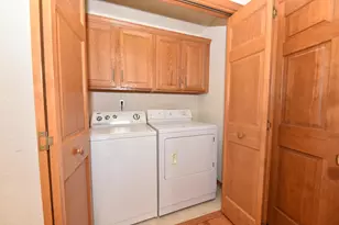 N21W24347 Deer Park Ct, Pewaukee, WI 53072 - Photo 34