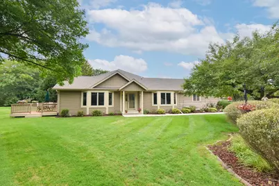 N21W24347  Deer Park Ct #A, Pewaukee, WI 53072 - Photo 2