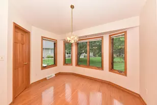 N21W24347 Deer Park Ct, Pewaukee, WI 53072 - Photo 12