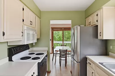 2962  Madison St #D, Waukesha, WI 53188 - Photo 6