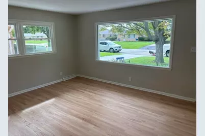 4428 S 63rd St, Greenfield, WI 53220 - Photo 12