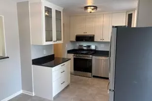 4428 S 63rd St, Greenfield, WI 53220 - Photo 8