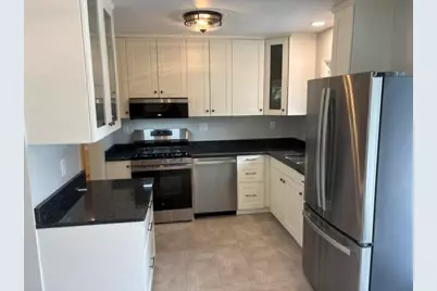 4428 S 63rd St, Greenfield, WI 53220 - Photo 6