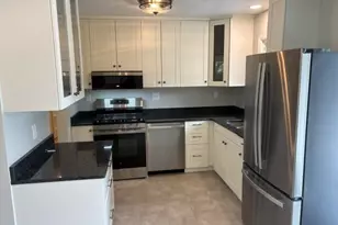 4428 S 63rd St, Greenfield, WI 53220 - Photo 6
