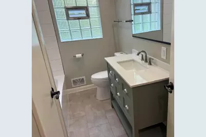 4428 S 63rd St, Greenfield, WI 53220 - Photo 16
