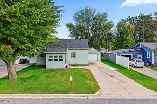 1030 S Evergreen St, Shawano, WI 54166 - Photo 4