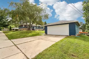 2859 S 96th St, West Allis, WI 53227 - Photo 22