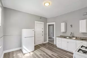 2027 N 47th St, Milwaukee, WI 53208 - Photo 10
