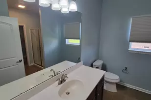 909 Meadowgate Dr, Racine, WI 53185 - Photo 14