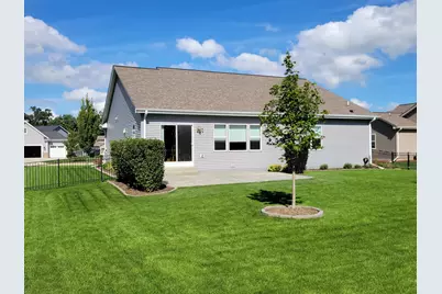 909  Meadowgate Dr, Racine, WI 53185 - Photo 26
