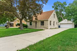 5268 N 60th St, Milwaukee, WI 53218 - Photo 2